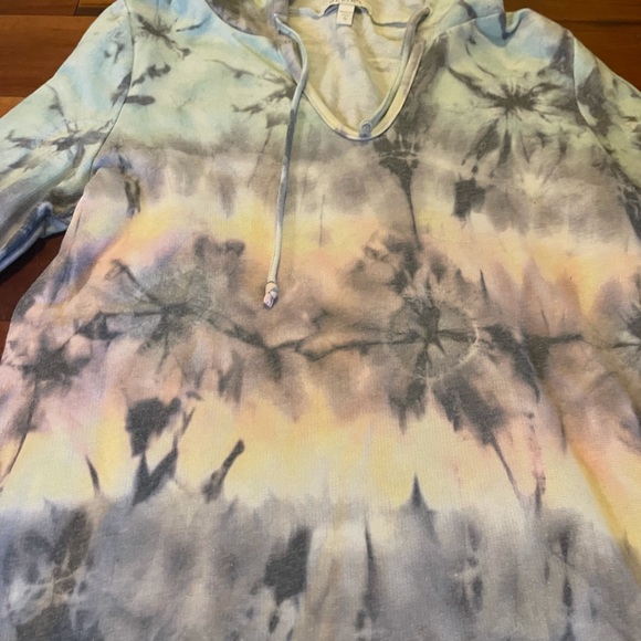 dELiA*s Tie Dye Lightweight Sweatshirt - Picture 3 of 4